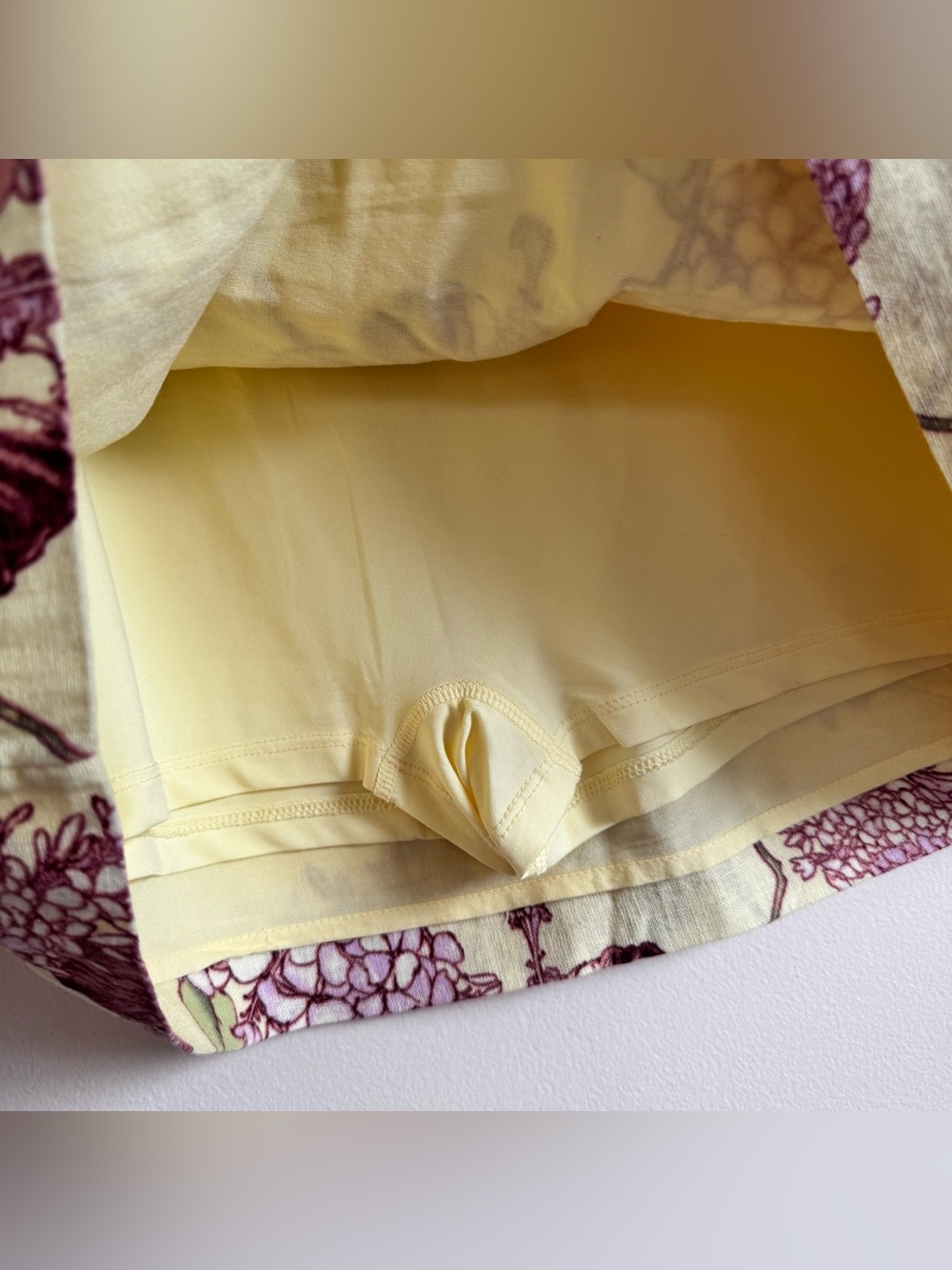 The A&F Ultra High Rise Scarlett Yellow & Wine Floral Linen-Blend Mini Skort - M - Picture 6 of 16